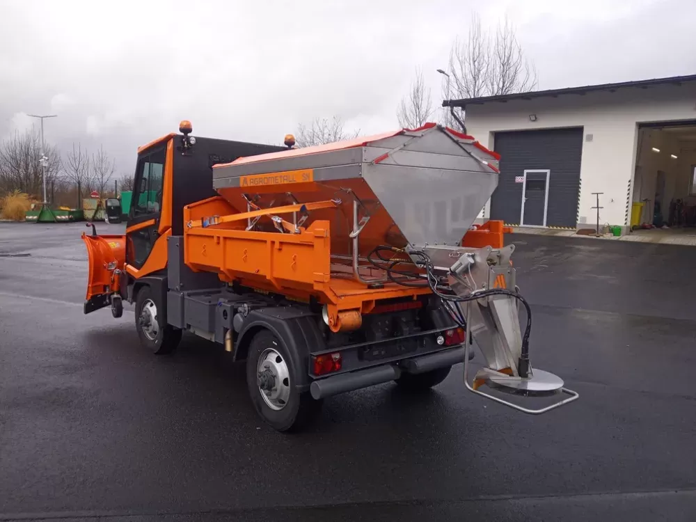       
          Jak se měnila komunální technika v roce 2025 a co nás čeká v roce 2026
      